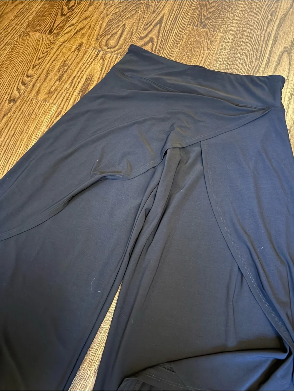 Women’s Black Wide-Leg Draped Gauchos Pants